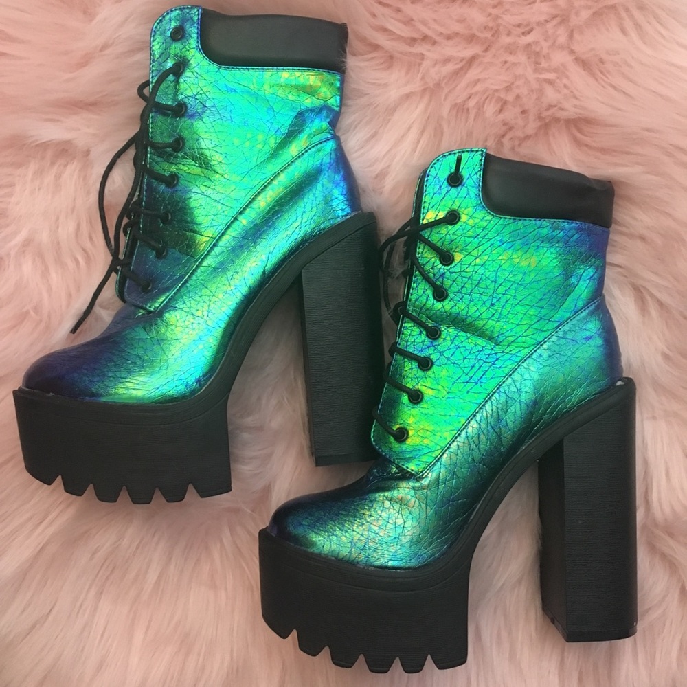Platform lug boots